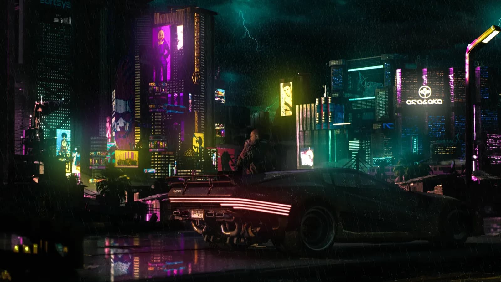 Escena nocturna de Cyberpunk 2077: V junto a su coche en Night City bajo la lluvia con neones y torre Arasaka
