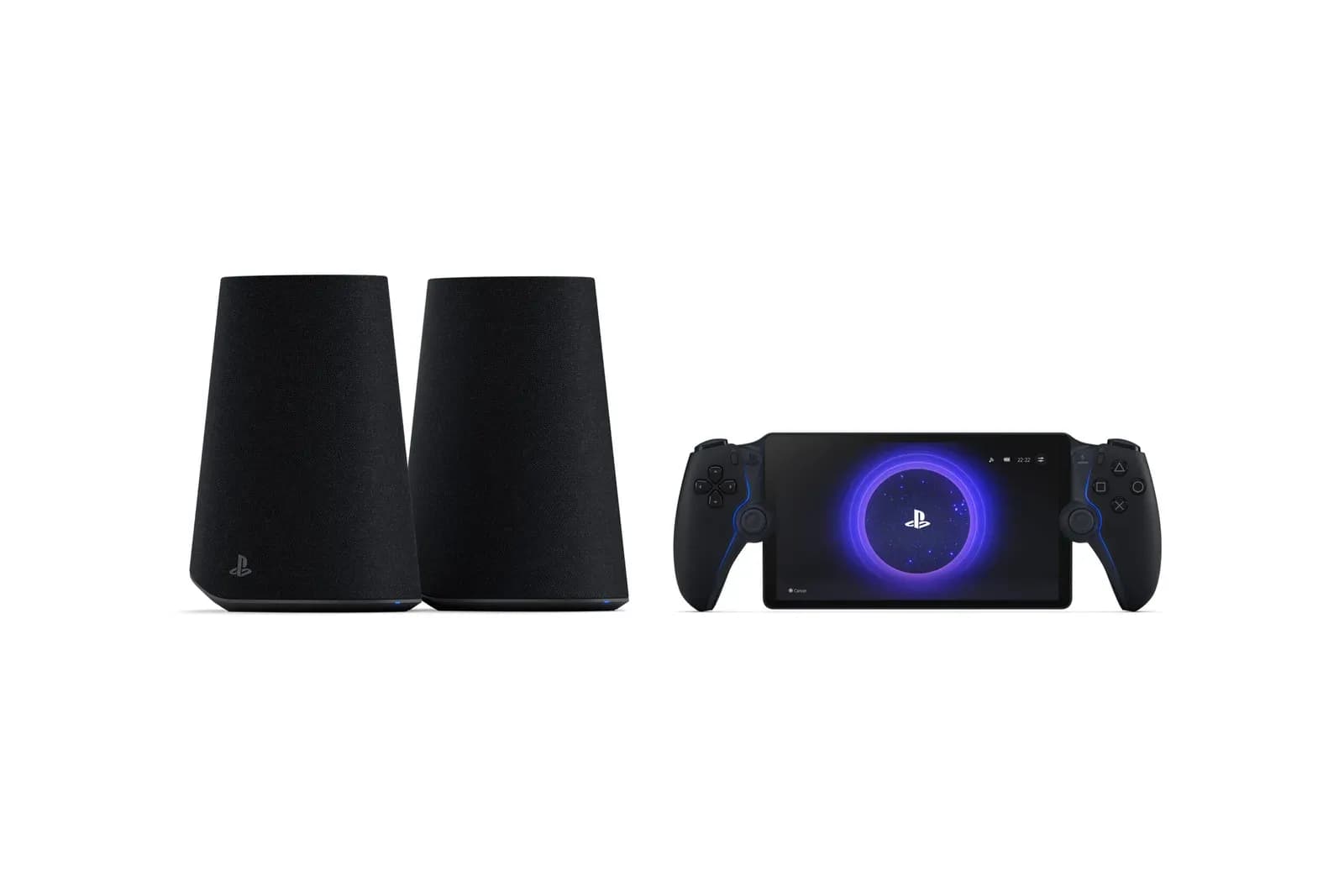PlayStation Portal y altavoces PlayStation negros sobre fondo blanco